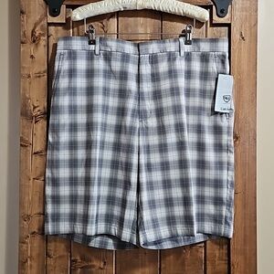 Walter Hagen Mens Grey Plaid Golf Shorts Size 38